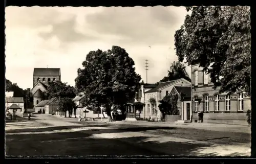 AK Schönhausen /Havelberg, Ernst-Thälmann-Strasse und Postamt