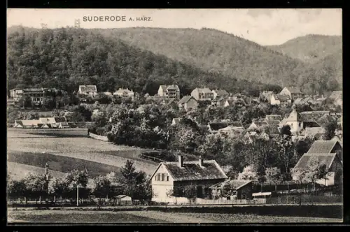 AK Suderode a. Harz, Ortsansicht gegen die Anhöhen