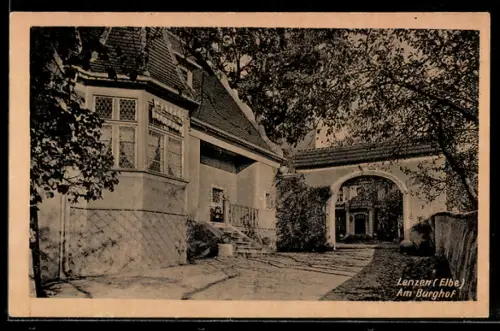 AK Lenzen /Elbe, Am Burghof