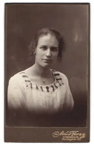 Fotografie Atelier Flora, Stockholm, Hornsgatan 102, Porträt einer Frau
