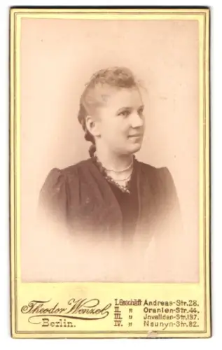 Fotografie Theodor Wenzel, Berlin, Andreas-Str. 28, Porträt einer Frau