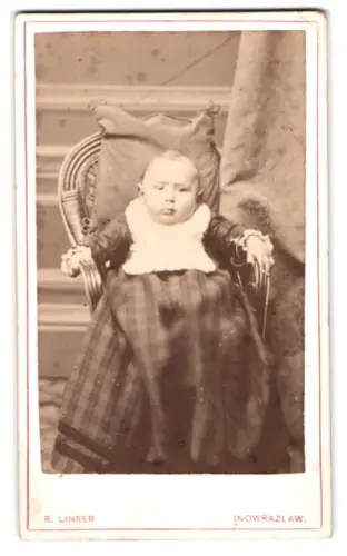 Fotografie R. Linser, Inowrazlaw, Löwinsohns Garten, Porträt eines Kleinkindes