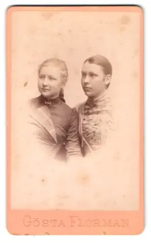 Fotografie Gösta Florman, Stockholm, Regeringsgatan 28A, Portrait von zwei jungen Frauen