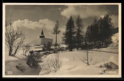 AK Frauenkirch, Ortspartie mit Kirche im Winter