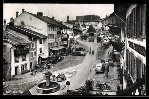 AK Gruyères, Zentrum mit Hotels, Gasthäusern und Shell-Tanksäule