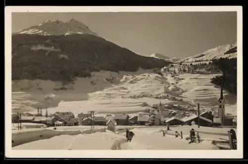 AK Savognino, Ortspanorama im Winter, mit Ochsenwagen