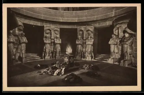 AK Leipzig, Völkerschlachtdenkmal, Innenansicht des Völkerschlachtdenkmals mit Gedenkkränzen