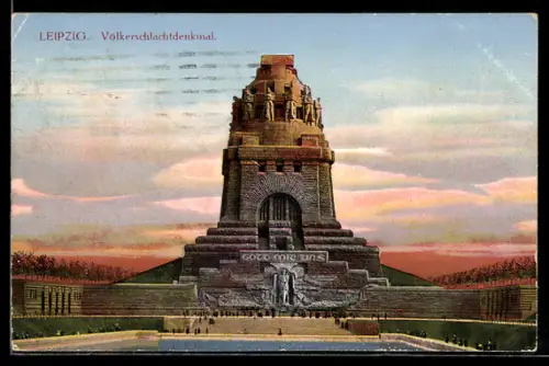 AK Leipzig, Besucher am Völkerschlachtdenkmal im Abendrot