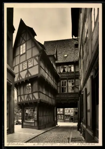 Foto-AK Deutscher Kunstverlag, Nr. 36: Hildesheim, Andreasplatz 26, Umgestülpter Zuckerhut