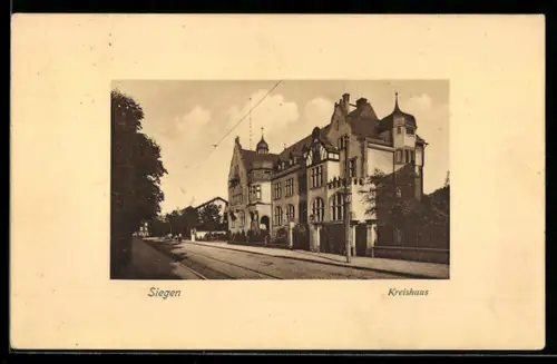 AK Siegen, Partie am Kreishaus mit Grünanlagen