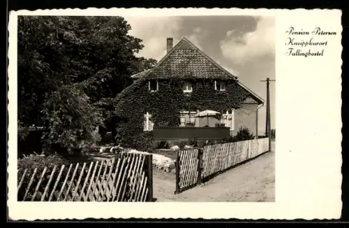 AK Fallingbostel, Pension Petersen, Aussenansicht mit Gartenanlage