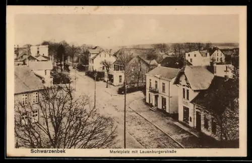 AK Schwarzenbek, Marktplatz mit Lauenburgerstrasse