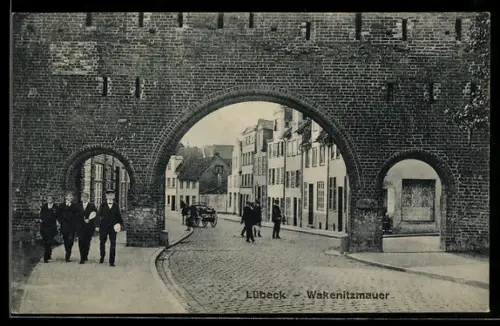 AK Lübeck, Strasse an der Wakenitzmauer