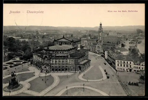 AK Dresden, Theaterplatz mit Semperoper, Blick von der kath. Hofkirche