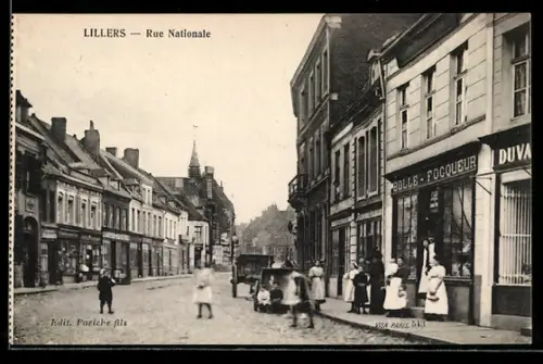 AK Lillers, Rue Nationale avec passants et boutiques animées
