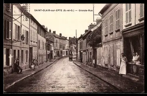 AK Saint-Clair-sur-Epte /S.-et-O., Grande-Rue avec habitants et architecture urbaine