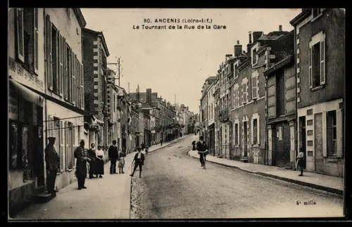 AK Ancenis /Loire-Inf., Le Tournant de la Rue de la Gare
