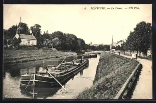 AK Pontoise, Le Canal avec péniche et promenade arborée