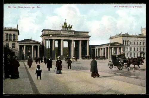 AK Berlin, Brandenburger Tor, Partie mit Passanten