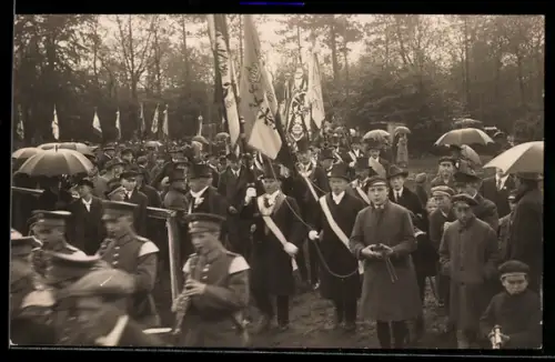 Foto-AK Neumünster, Feierliche Veranstaltung
