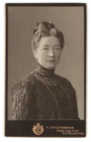 Fotografie F. Langhammer, Magdeburg, Breite Weg 21-27, Porträt einer Frau