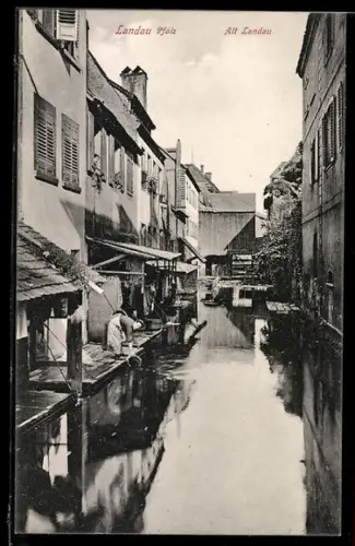 AK Landau /Pfalz, Flusspartie zwischen Häusern
