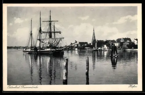 AK Travemünde, Hafen mit Segelschiff