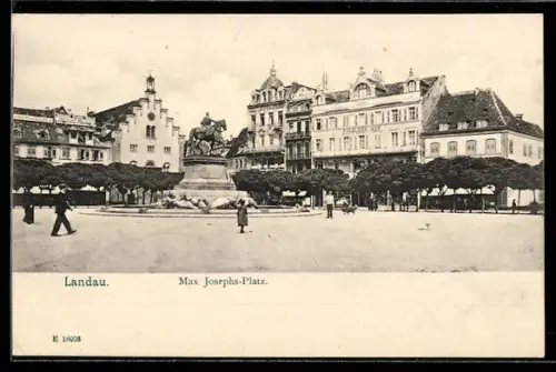 AK Landau, Max Josephs-Platz, Reiterdenkmal, Baumreihe
