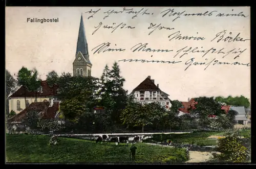 AK Fallingbostel, Dorfansicht mit Kirche, Kühe auf Weide