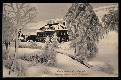 AK Oberwiesenthal i. Erzgeb., Dresdner Wanderer- und Ferienheim, Winteransicht