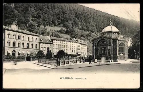AK Wildbad, Trinkhalle mit Strassenpartie