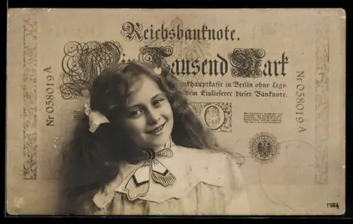 AK Lächelndes Kind vor Reichsbanknote mit Eintausend Mark