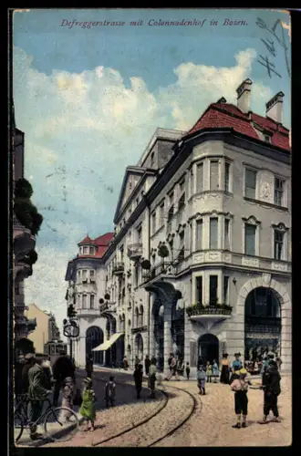 AK Bozen, Defreggerstrasse mit Colonnadenhof