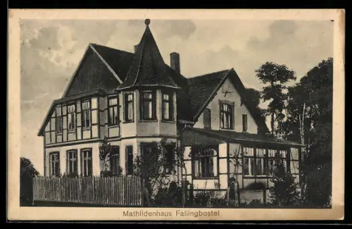 AK Fallingbostel, Gasthof Mathildenhaus, Aussenansicht mit Garten