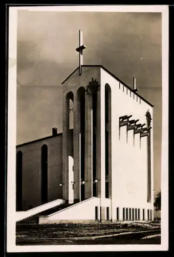 AK Frankfurt a. M.-Bornheim, Heilig-Kreuzkirche im Bauhausstil