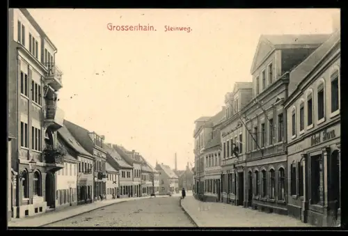 AK Grossenhain, Steinweg mit Geschäft Robert Sturm