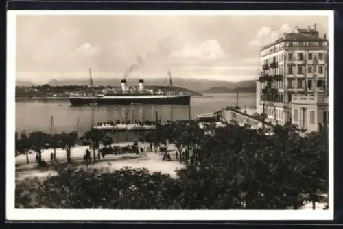 AK Corfu, Panorama mit Flussdampfer