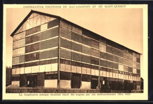 AK Les Quatre-Routes, La Coopérative presque terminée des wagons par son embranchement