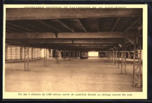 AK Les Quatre-Routes, Un des 4 séchoirs de 1.000 mètres carrés de superficie destiné au séchage naturel des noix
