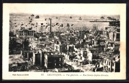 AK Salonique, Vue générale, Rue Sainte-Sophie détruite