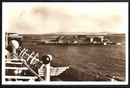 AK La Coruna, Ortsansicht von einem Schiff aus