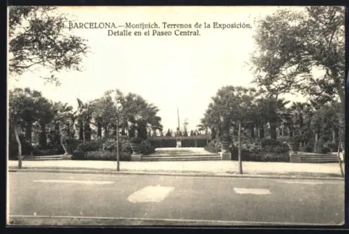 AK Barcelona, Montjuich, Terrenos de la Exposition, Detalle en el Paseo Central