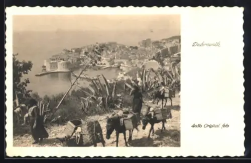 AK Dubrovnik, Panorama und Frauen mit Eseln