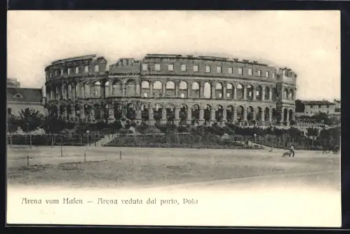 AK Pola, Arena veduta dal porto