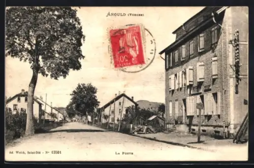 AK Anould /Vosges, La Poste et rue arborée du village