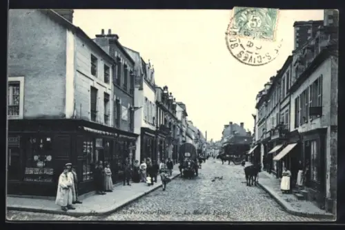 AK Saint-Pierre-sur-Dives, La Rue de Falaise