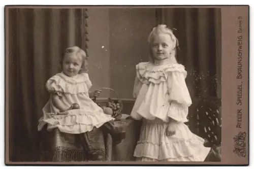 Fotografie Atelier Spiegel, Braunschweig, Damm 9, Zwei Kinder in festlicher Kleidung
