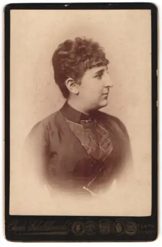 Fotografie Christoph Schildknecht, Fürth, Mühlgasse 2, Frau im Profil