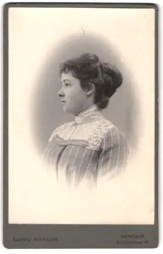 Fotografie Ludwig Schlägerl, München, Bürkleinstrasse 10, Profilaufnahme einer jungen Frau