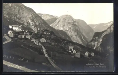 AK Stalheim, Teilansicht mit Hotel Stalheim